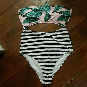Hi-cut plus size bathing suit